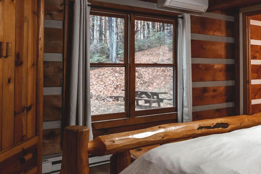 Deer Run Cabin At 36 North - Hot Tub Purlear Ngoại thất bức ảnh